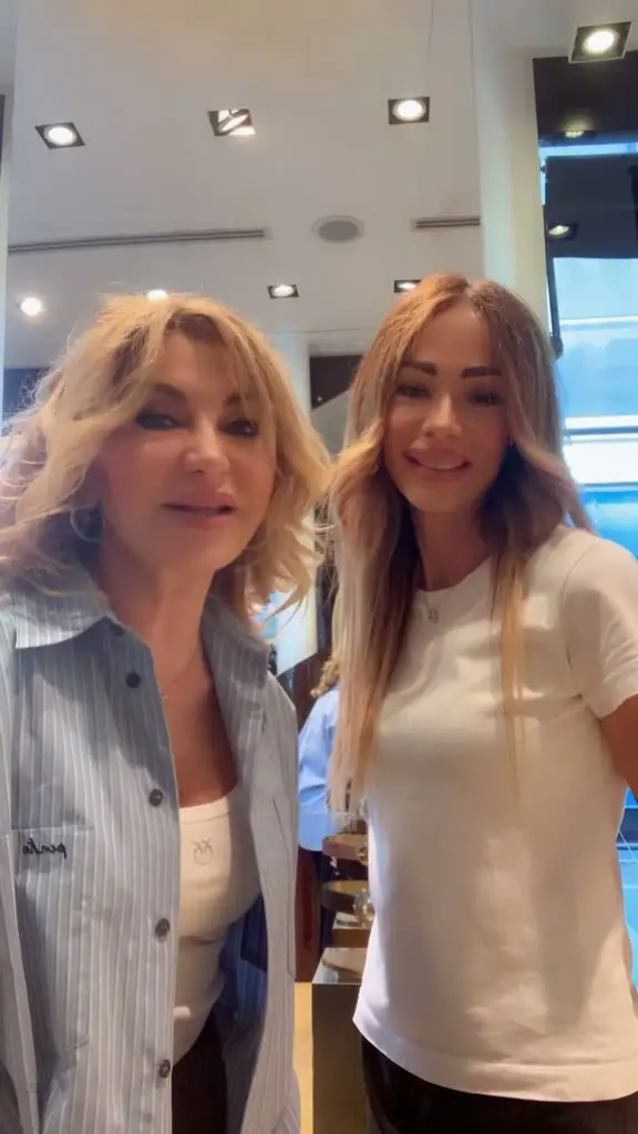 Auguri al Presidente da un team PINKO