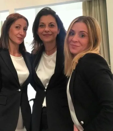 Auguri al Presidente da un team PINKO