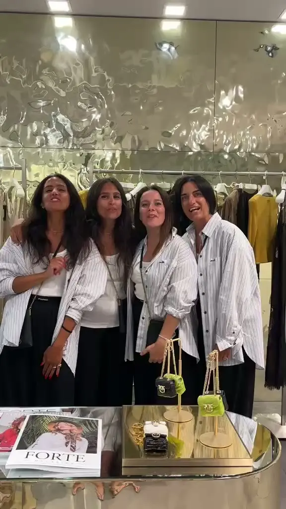 Gli auguri del team di Forte dei Marmi