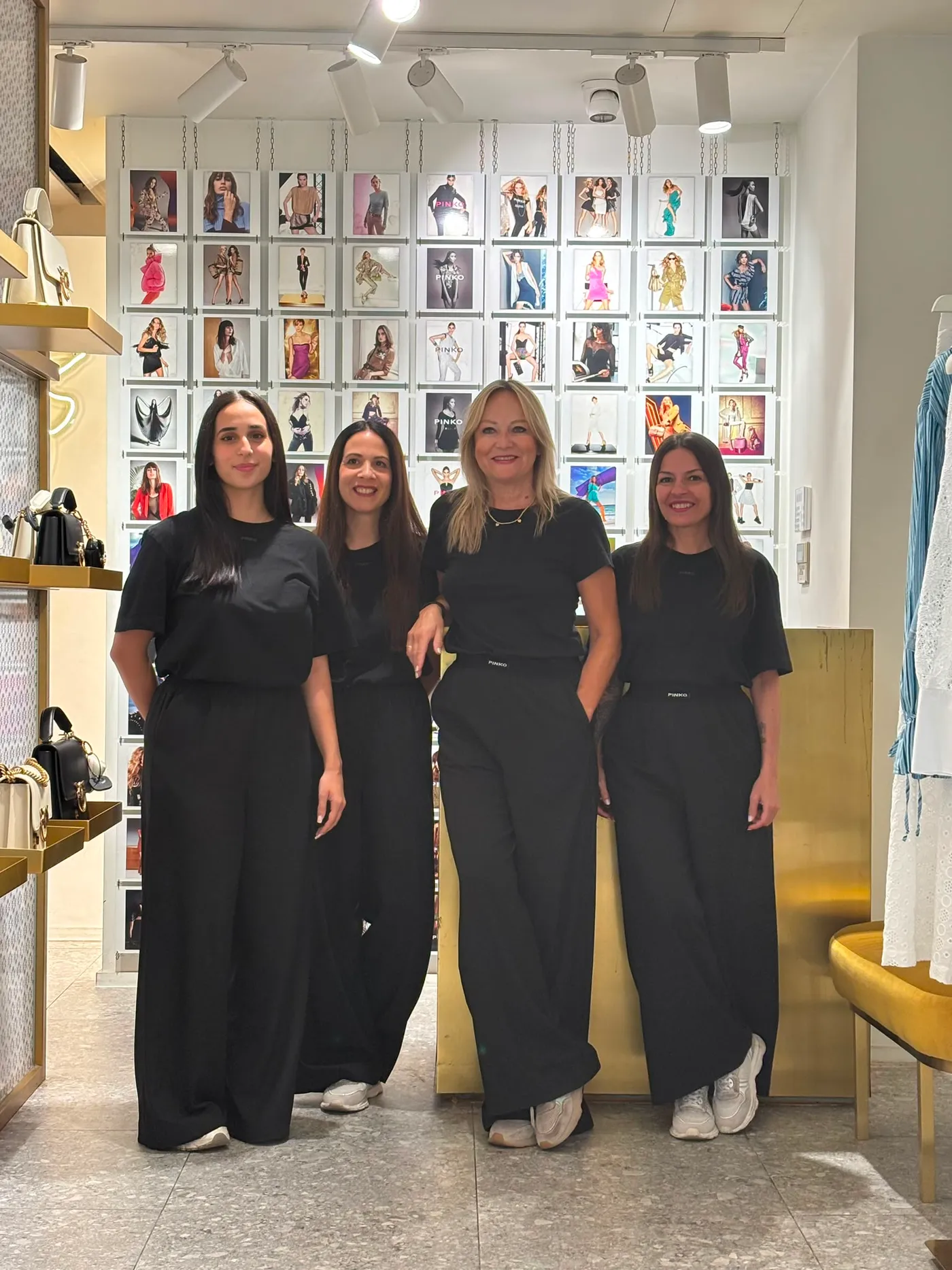 Auguri al Presidente da un team PINKO